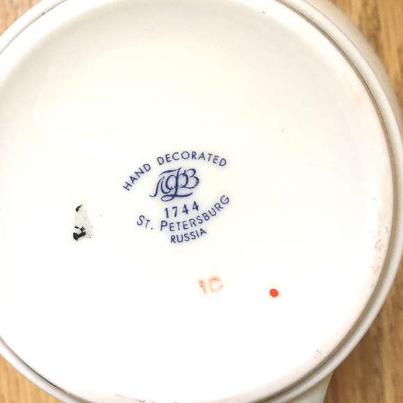 SALE! Gilded porcelain teacup and saucer set from Russia - Picture 6 of 12